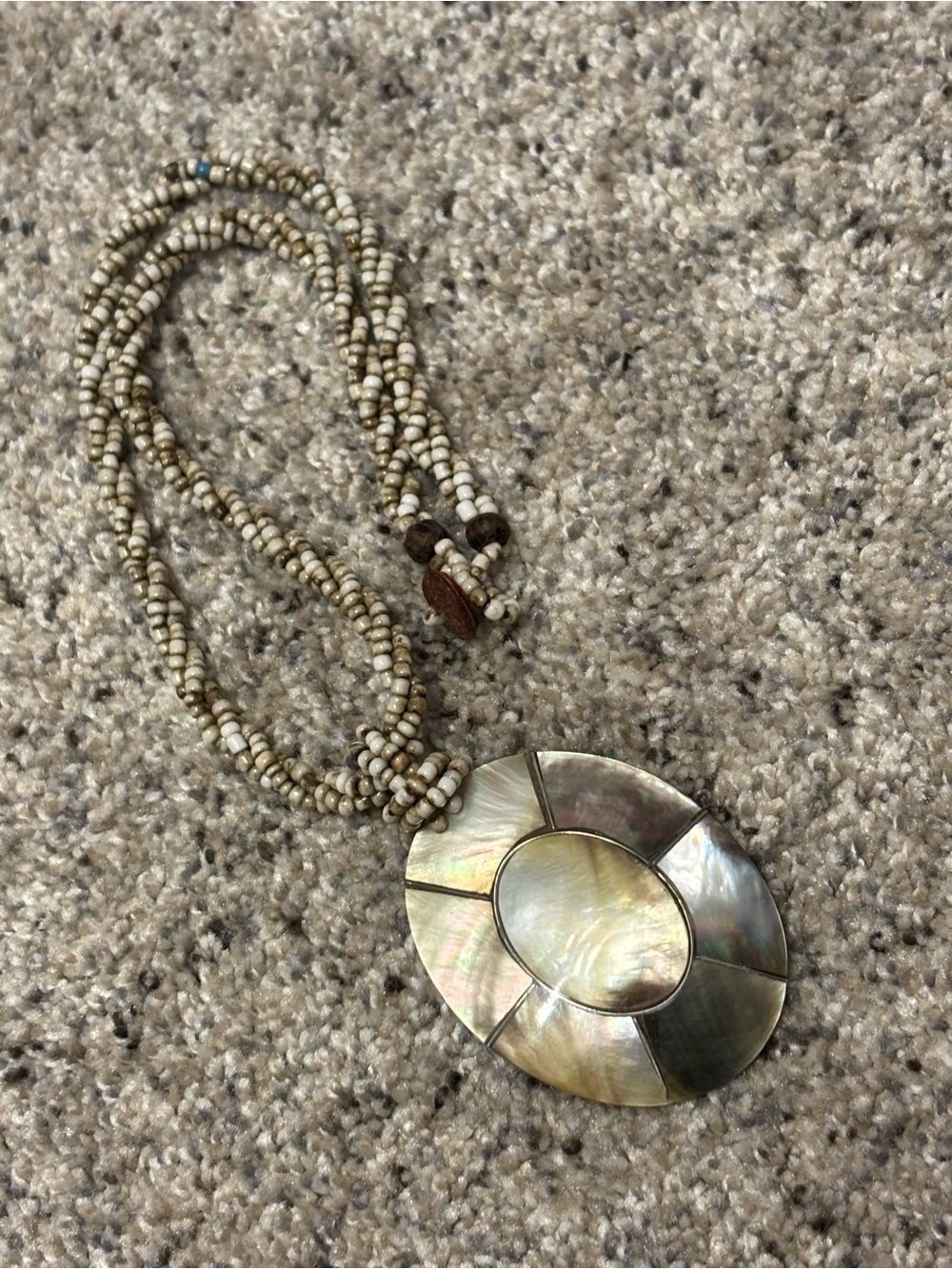 💎 Beaded Oval Abalone Shell Necklace